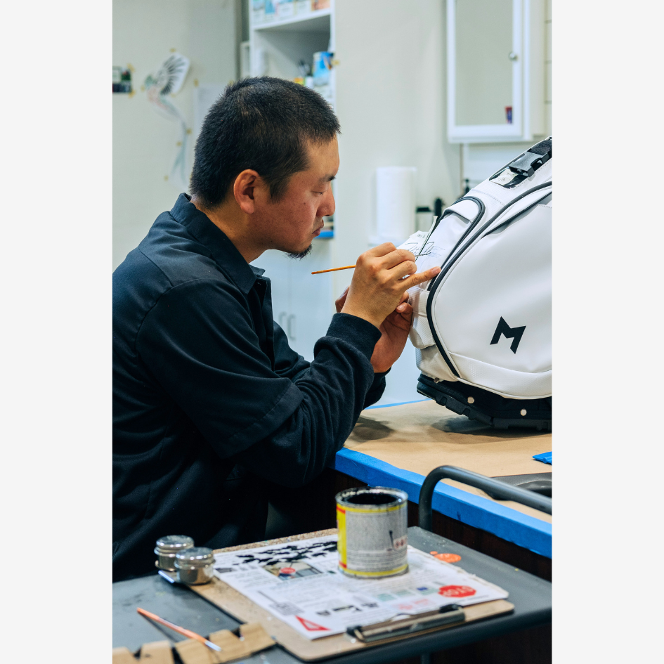 MNML GOLF offers golf bag customization, where our certified artists hand paint your golf bag using durable, waterproof paint.