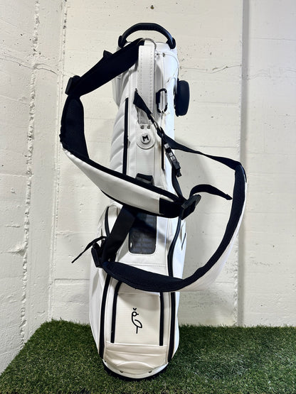The new MNML GOLF MR1 eco friendly golf bag is made from 40 recycled water bottles.