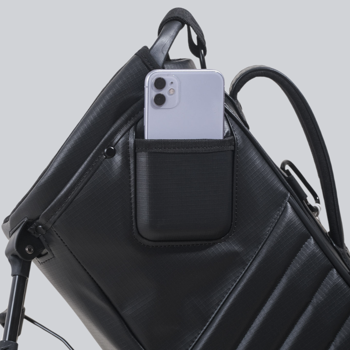 Built in filming pocket to easily record your swing on the MNML GOLF MR2 Bag