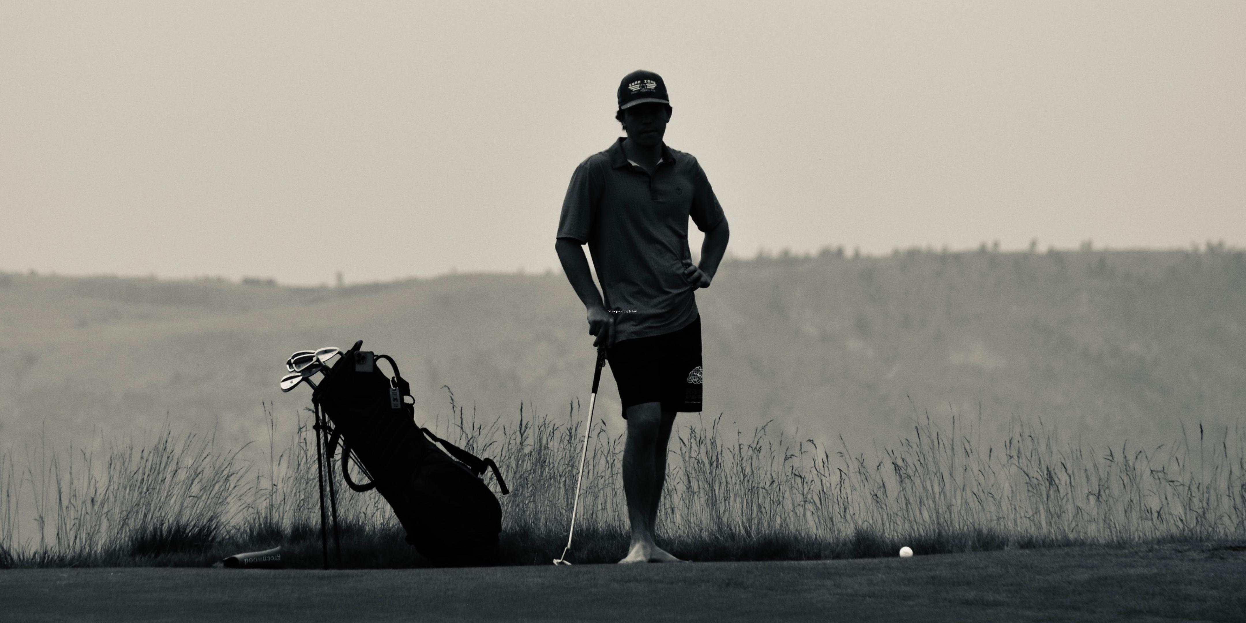 Golfer with MNML GOLF MR1 golf bag on horizon at chambers bay