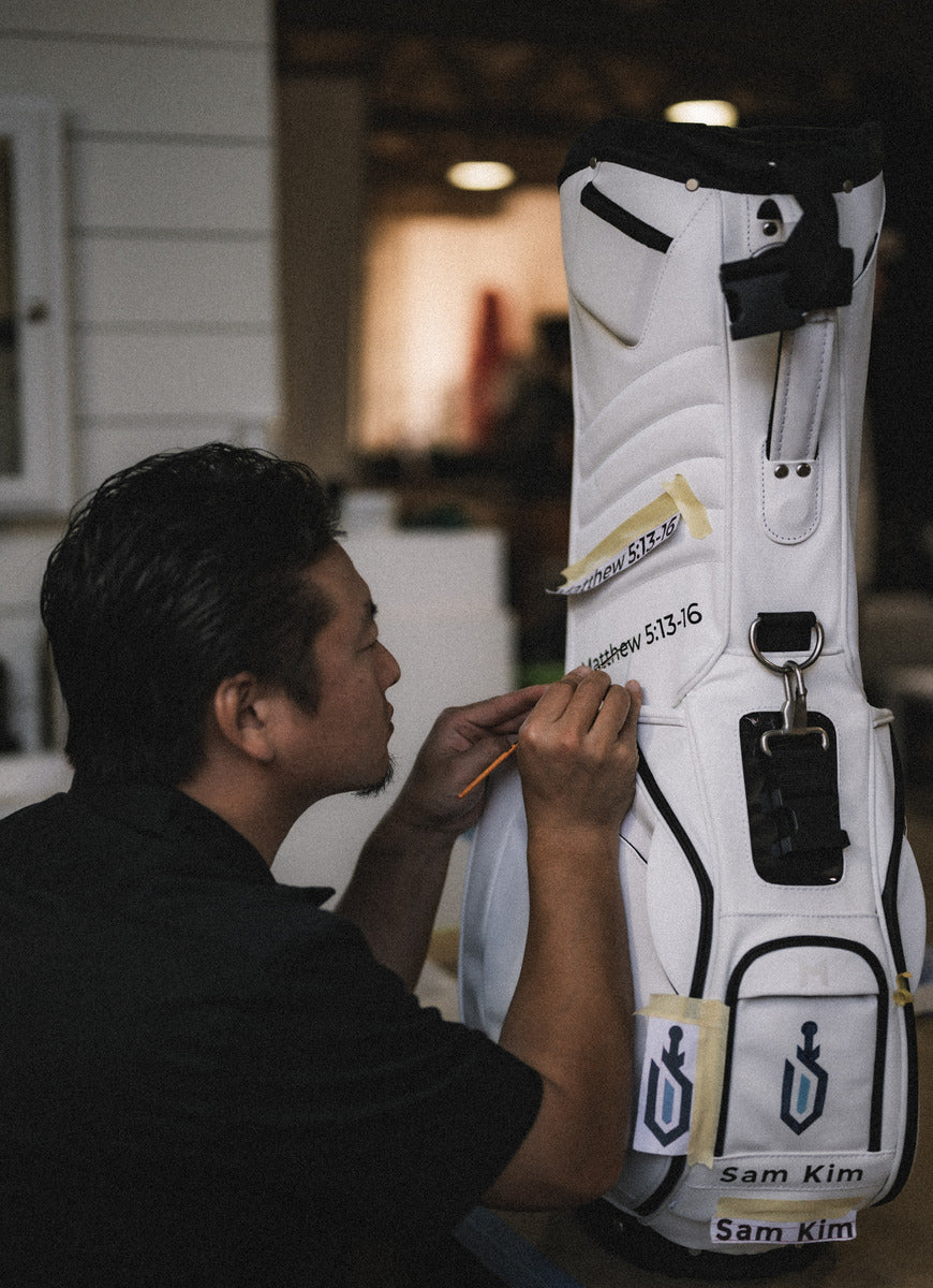 How to Choose the Custom Art for Your Golf Bag
